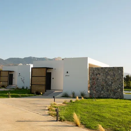 Villa Aphrodite Luxury With Private Heated Pools & Jacuzzis