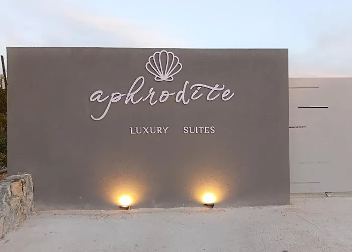 Aphrodite Luxury With Private Heated Pools & Jacuzzis