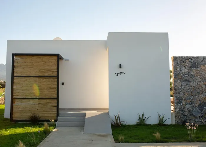 Villa Aphrodite Luxury With Private Heated Pools & Jacuzzis