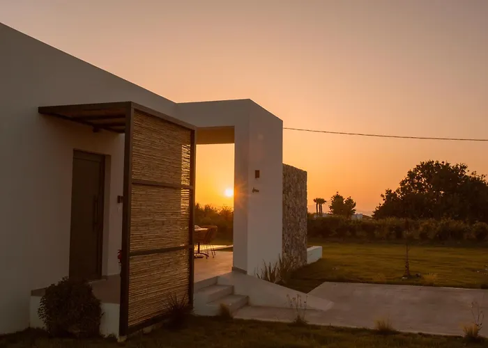 Villa Aphrodite Luxury With Private Heated Pools & Jacuzzis