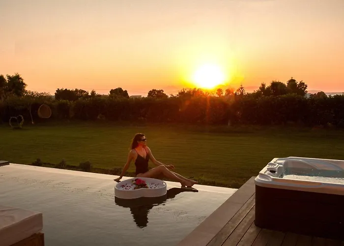 Villa Aphrodite Luxury With Private Heated Pools & Jacuzzis *