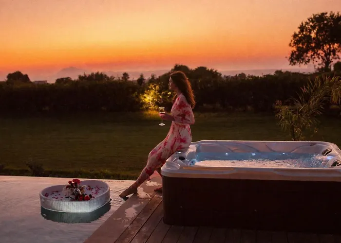 Villa Aphrodite Luxury With Private Heated Pools & Jacuzzis *