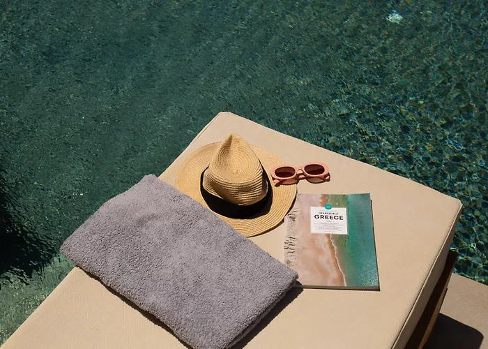 Vila Aphrodite Luxury With Private Heated Pools & Jacuzzis *