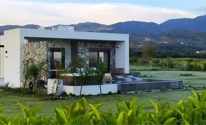 Aphrodite Luxury With Private Heated Pools & Jacuzzis Vila