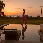 Aphrodite Luxury Suites-private Heated Pool & Jacuzzi 빌라 *