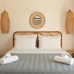 Aphrodite Luxury & Suites-private Heated Pool & Jacuzzi
