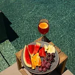 Aphrodite Luxury Suites-private Heated Pool & Jacuzzi 빌라
