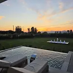 Aphrodite Luxury Suites-private Heated Pool & Jacuzzi 빌라 코스 타운