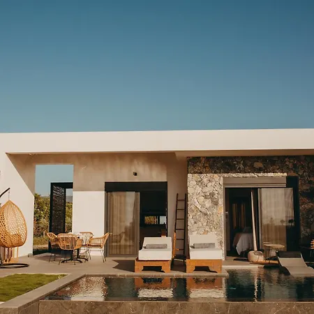 Aphrodite Luxury - Private Heated Pool & Jacuzzi *