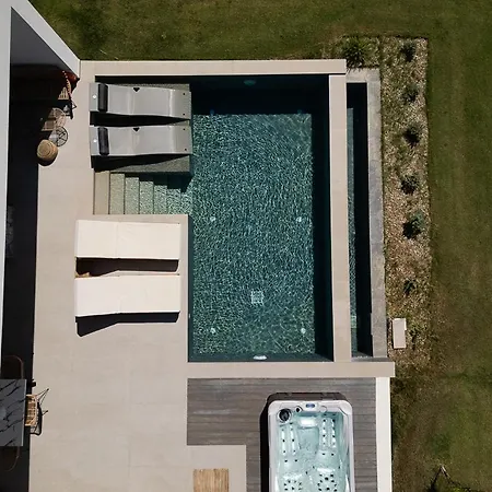 Aphrodite Luxury & Suites-private Heated Pool & Jacuzzi