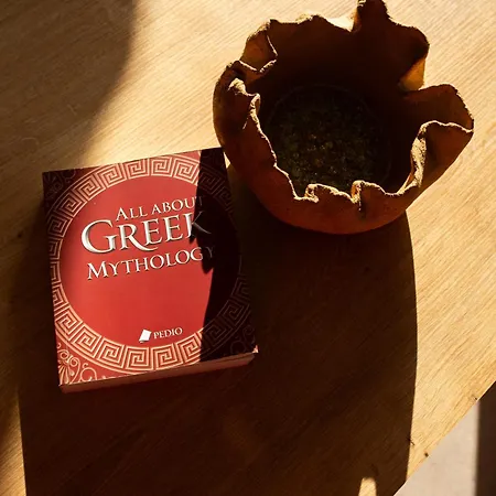 Aphrodite Luxury - Private Heated Pool & Jacuzzi *