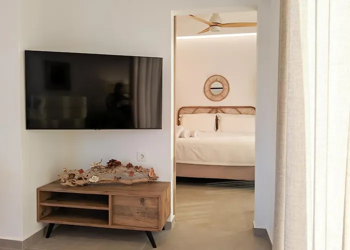 Vila Aphrodite Luxury With Private Heated Pools & Jacuzzis *