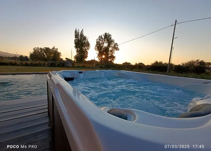 Aphrodite Luxury With Private Heated Pools & Jacuzzis *