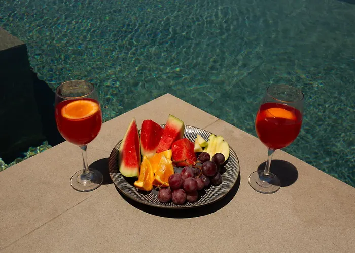 Vila Aphrodite Luxury With Private Heated Pools & Jacuzzis *